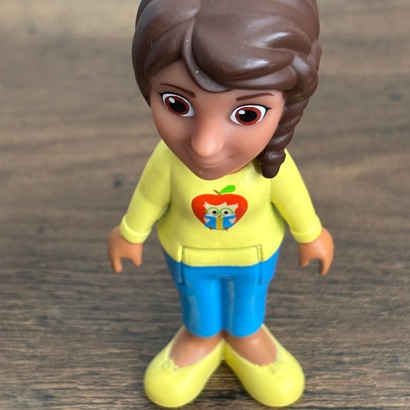 CoComelon School Time Miss MS. APPLEBERRY The Teacher Mini Toy Figure 3.5” 2021 - Picture 4 of 10